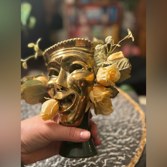 Antique-Style Brass Mask Sculpture Botanical Wall Art 4 Vines, Florals & Altars - Picture 5 of 14